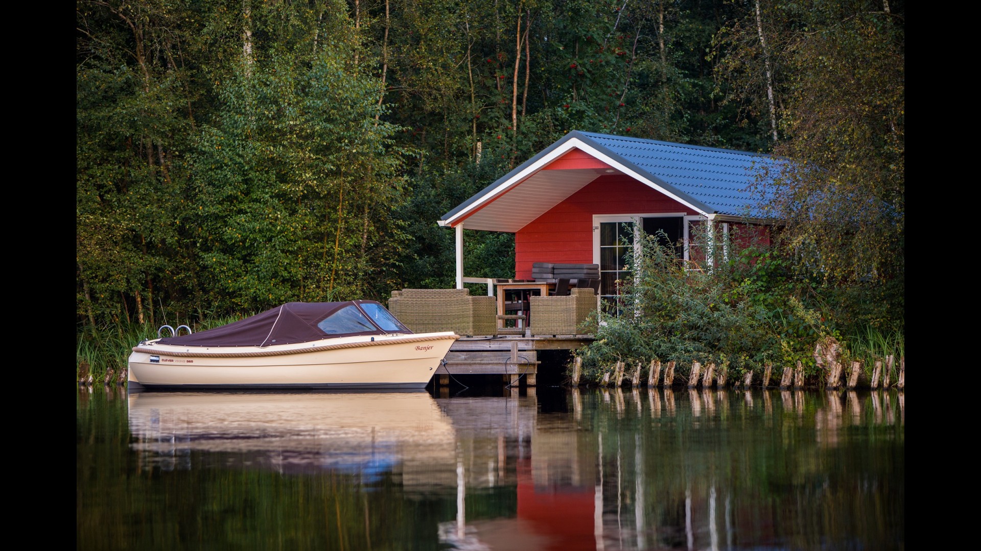 Weerribbenlodge de kluft.JPG